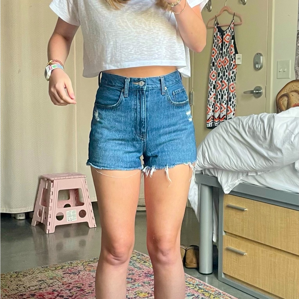 Uniqlo Jean Shorts!!! Size Small!